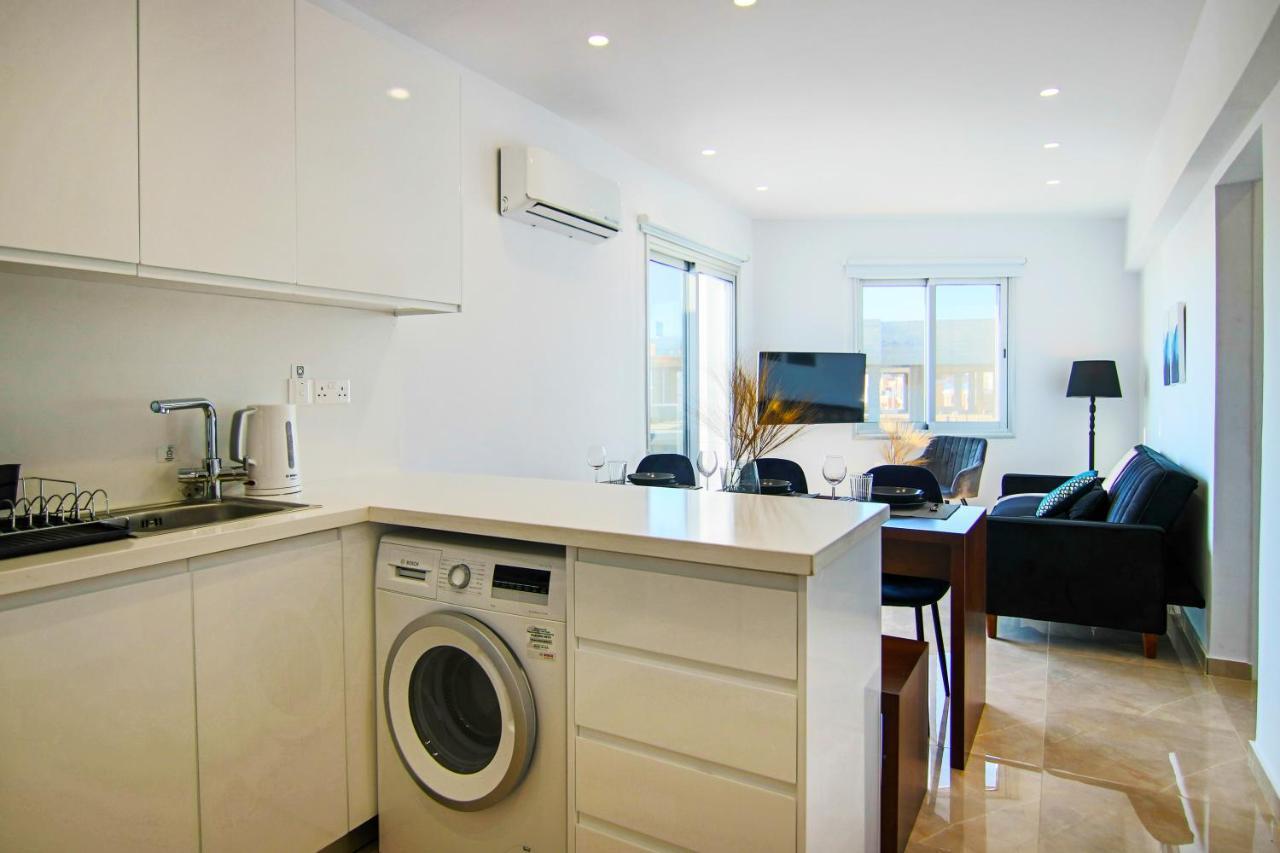 Phaedrus Living Seaside Residence Lighthouse 70 Paphos Buitenkant foto